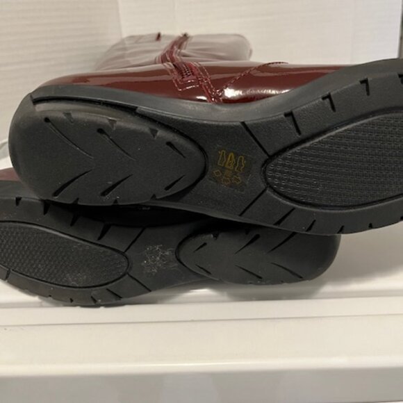 Locale Genica patent leather tall boots. - Picture 4 of 5